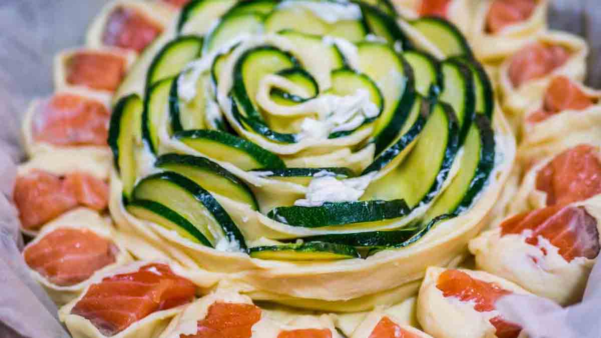 tarte feuilletée au saumon et aux courgettes