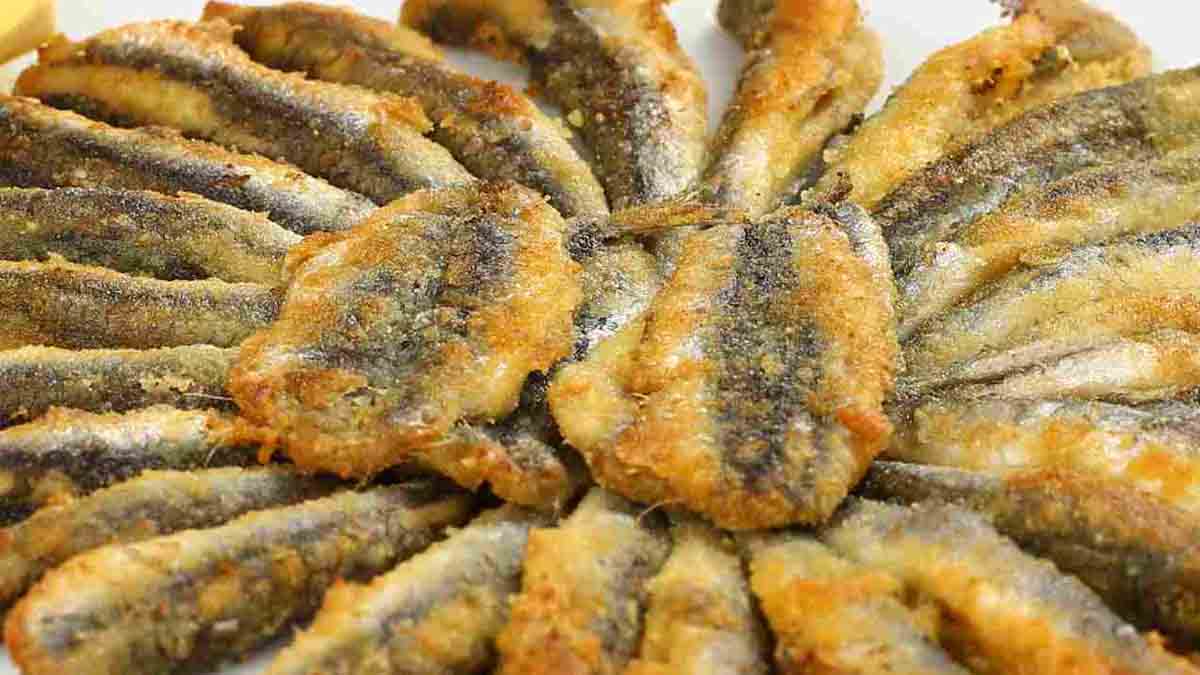 anchois frits croustillants