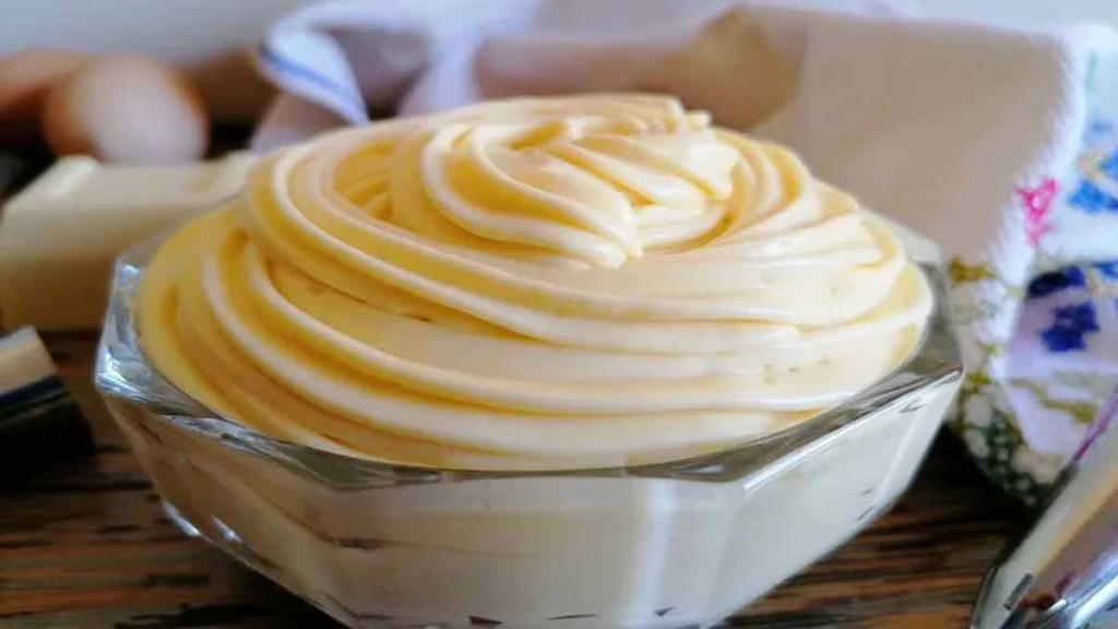 crème veloutée au chocolat blanc caramélisé et au mascarpone