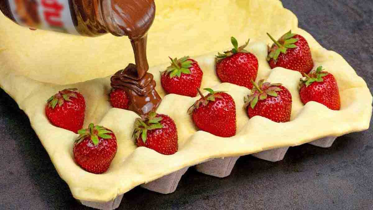 gâteau feuilleté aux fraises et au chocolat