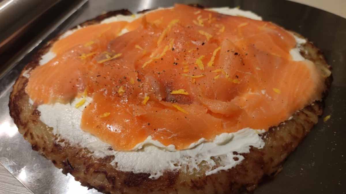 rösti de pommes de terre au saumon