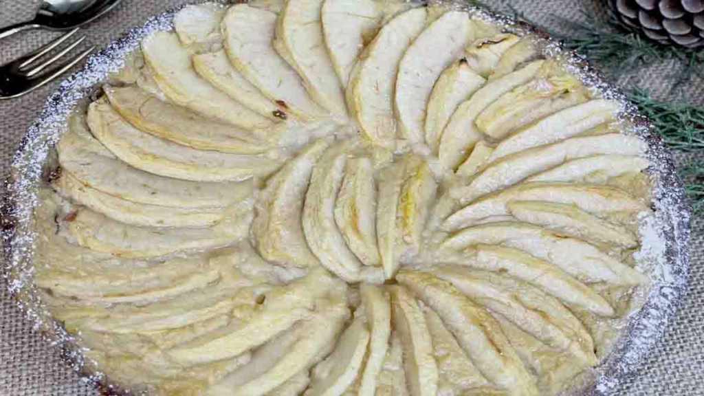tarte au pain d'épices à la crème de pommes