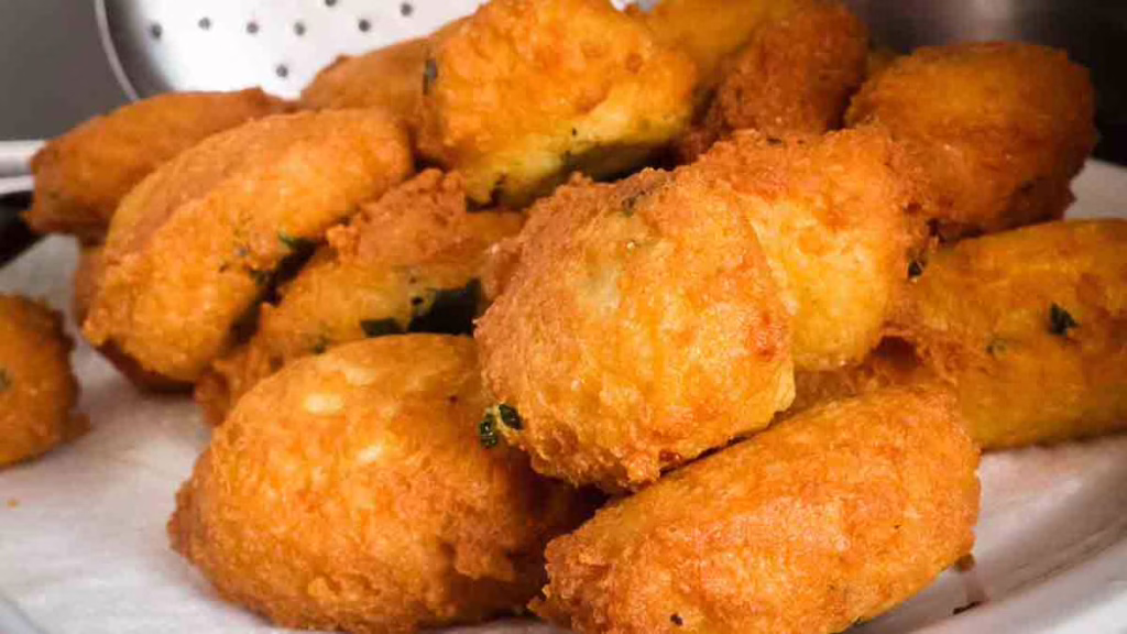 beignets de pommes de terres farcis au fromage