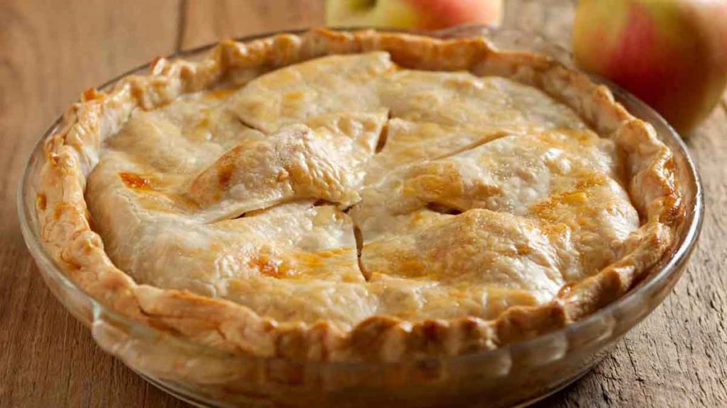 tarte riche aux pommes et à la confiture