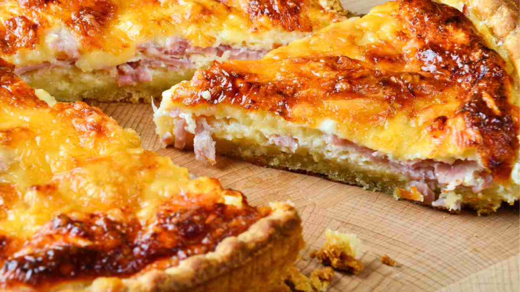 Avec cette quiche aux saveurs uniques, je fais toujours sensation au dîner, l'alliance de quelques ingrédients transforme le tout en un délice dont il ne reste pas une miette.