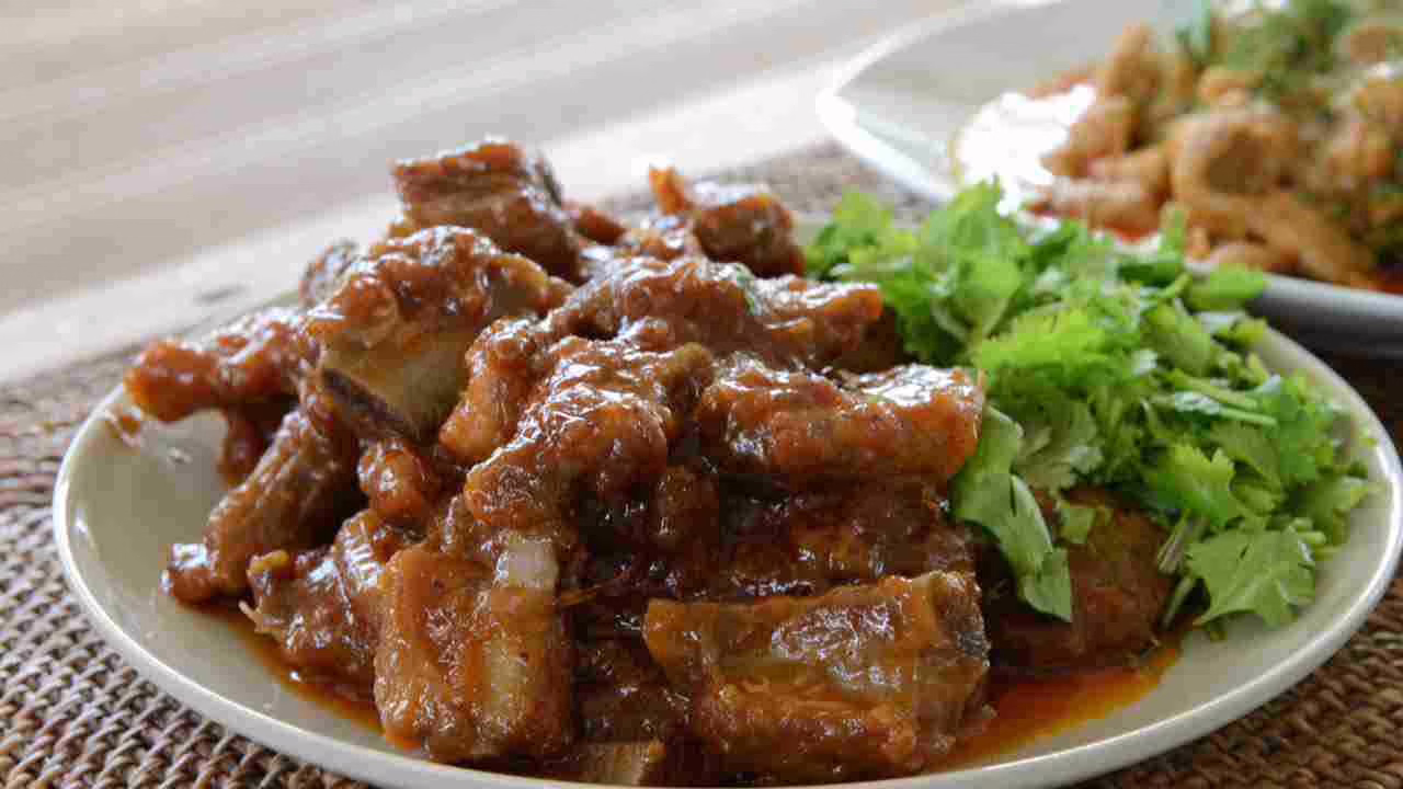 Côtes de porc à la sauce comme chez la fermière de mon village : à Pâques, pas de lasagnes chez elle