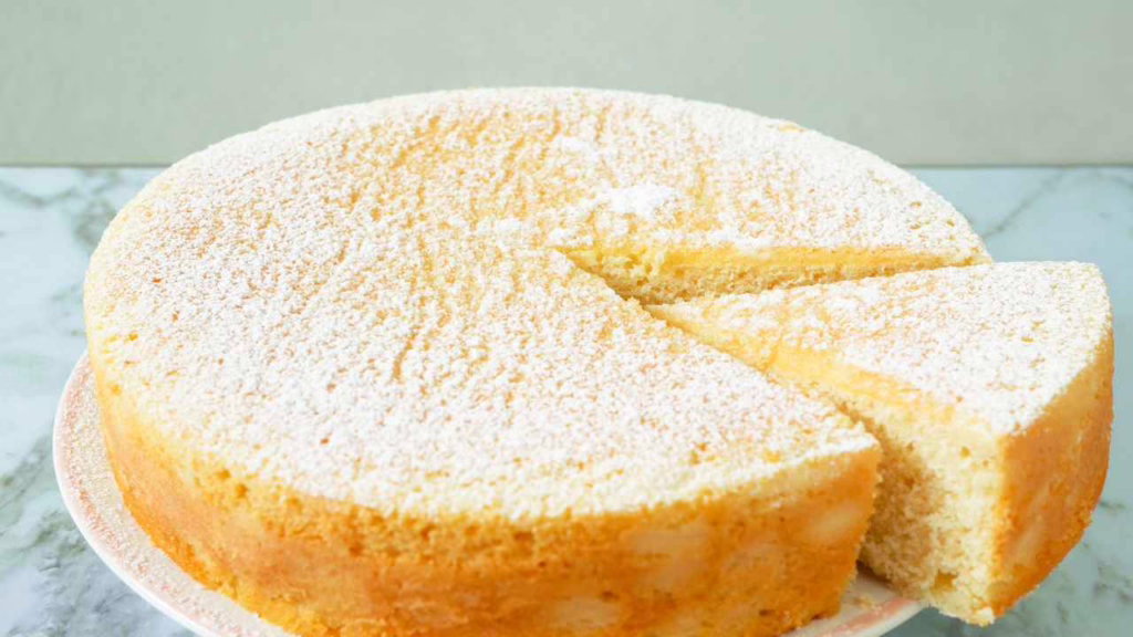 Découvrez comment obtenir un gâteau aussi aérien qu'un nuage : mon secret va au-delà de l'ajout de yaourt