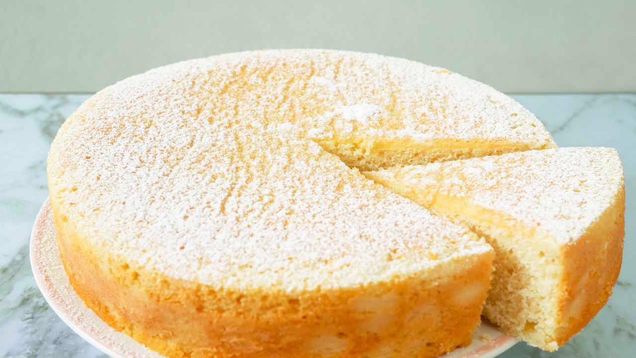 Découvrez comment obtenir un gâteau aussi aérien qu'un nuage : mon secret va au-delà de l'ajout de yaourt