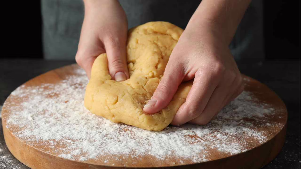 Découvrez l'astuce pour réaliser une pâte brisée ULTRA LÉGÈRE pour toutes vos envies.