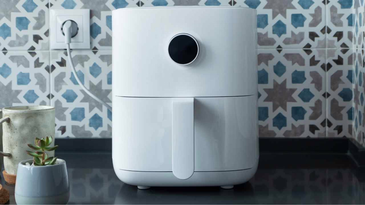 Friteuse à air : une utilisation incorrecte peut la transformer en piège fatal, prenez des mesures immédiatement  
Par Francesca Guglielmino - 17 mars 2025