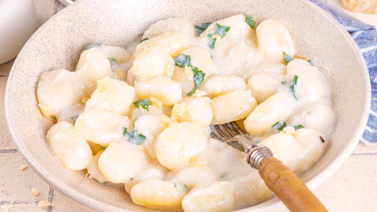 Gnocchis onctueux ultra simples, la recette idéale même pour les plus paresseux en cuisine.
