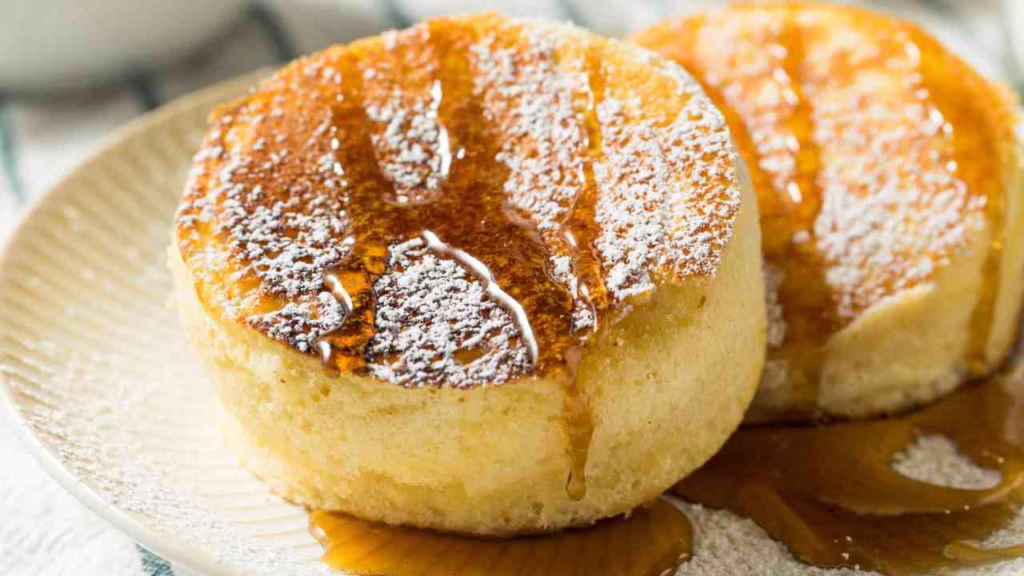 J'ai osé revisiter les traditionnels pancakes avec une version cheesecake : je les ai nommés "Cheesecakes Pancakes", irrésistibles en deux bouchées !