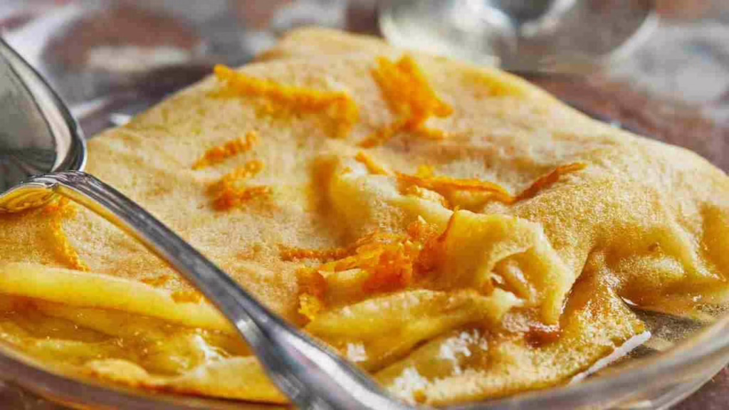 Je n'abandonne pas mes desserts : je prépare des crêpes Suzette légères comme l'air et les déguste sans remords à n'importe quel moment.