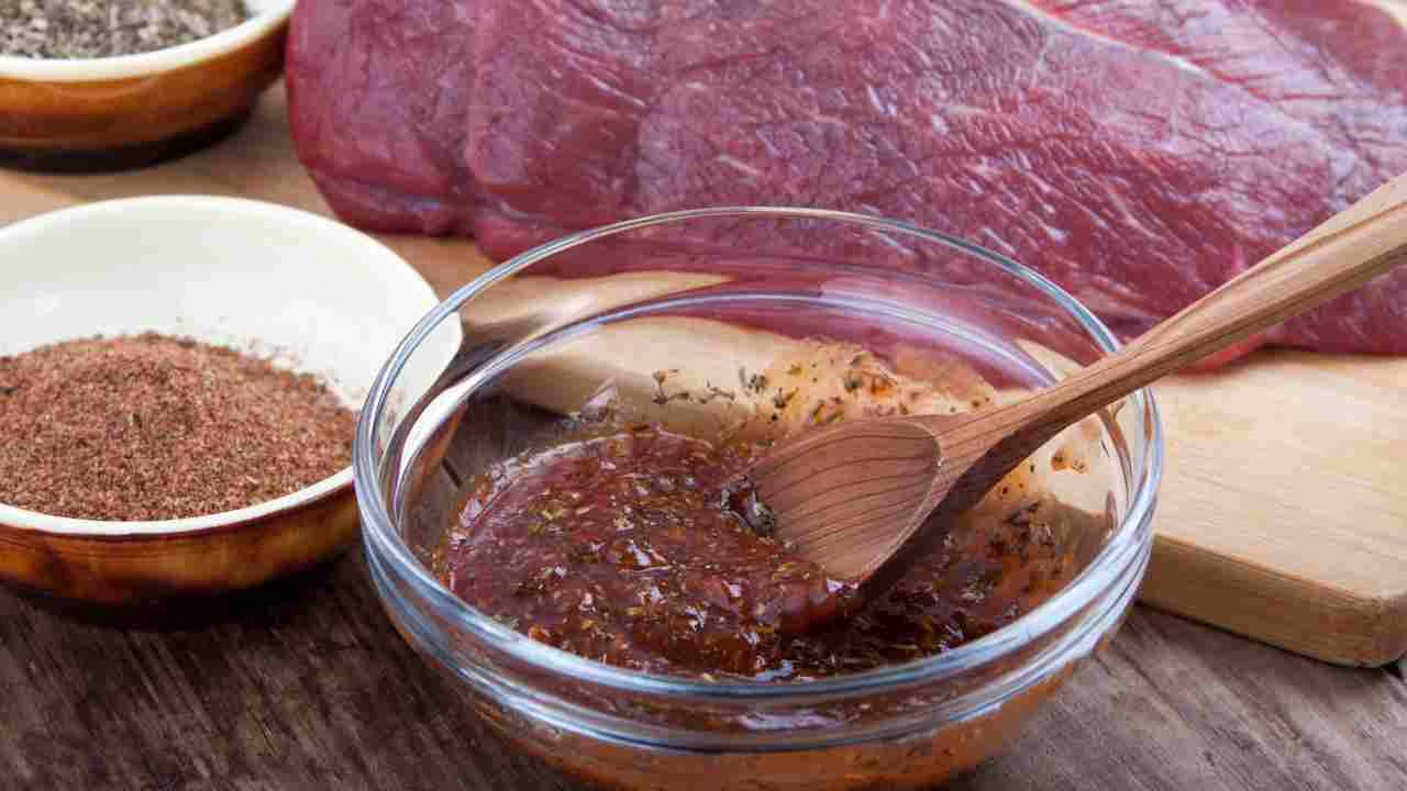 Maîtrisez l'art de la grillade : découvrez comment mariner votre viande pour un goût exceptionnel avant la cuisson