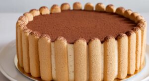 Avec du café et des boudoirs, j'ai préparé ce dessert crémeux sans cuisson