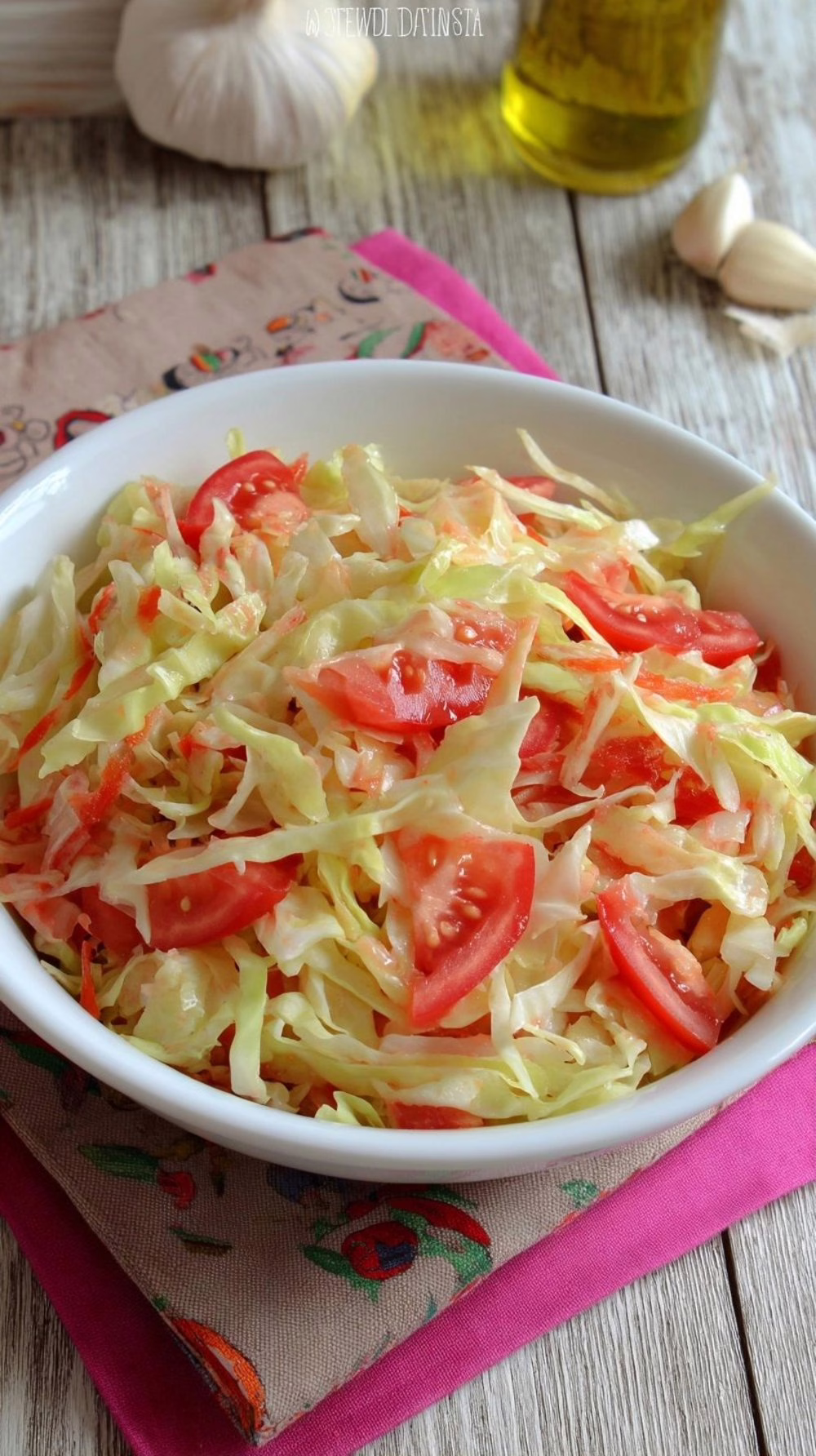 Chou vert aux tomates une recette familiale express et savoureuse parfaite pour accompagner vos plats du quotidien