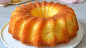 Ciambella au fromage salée et moelleuse l'en-cas parfait qui rivalise avec les cakes traditionnels pour l'apéritif ou le pique-nique de Pâques