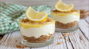 Mousse au citron crémeuse et aérienne prête en 5 minutes le dessert rafraîchissant parfait pour clore un repas d'été