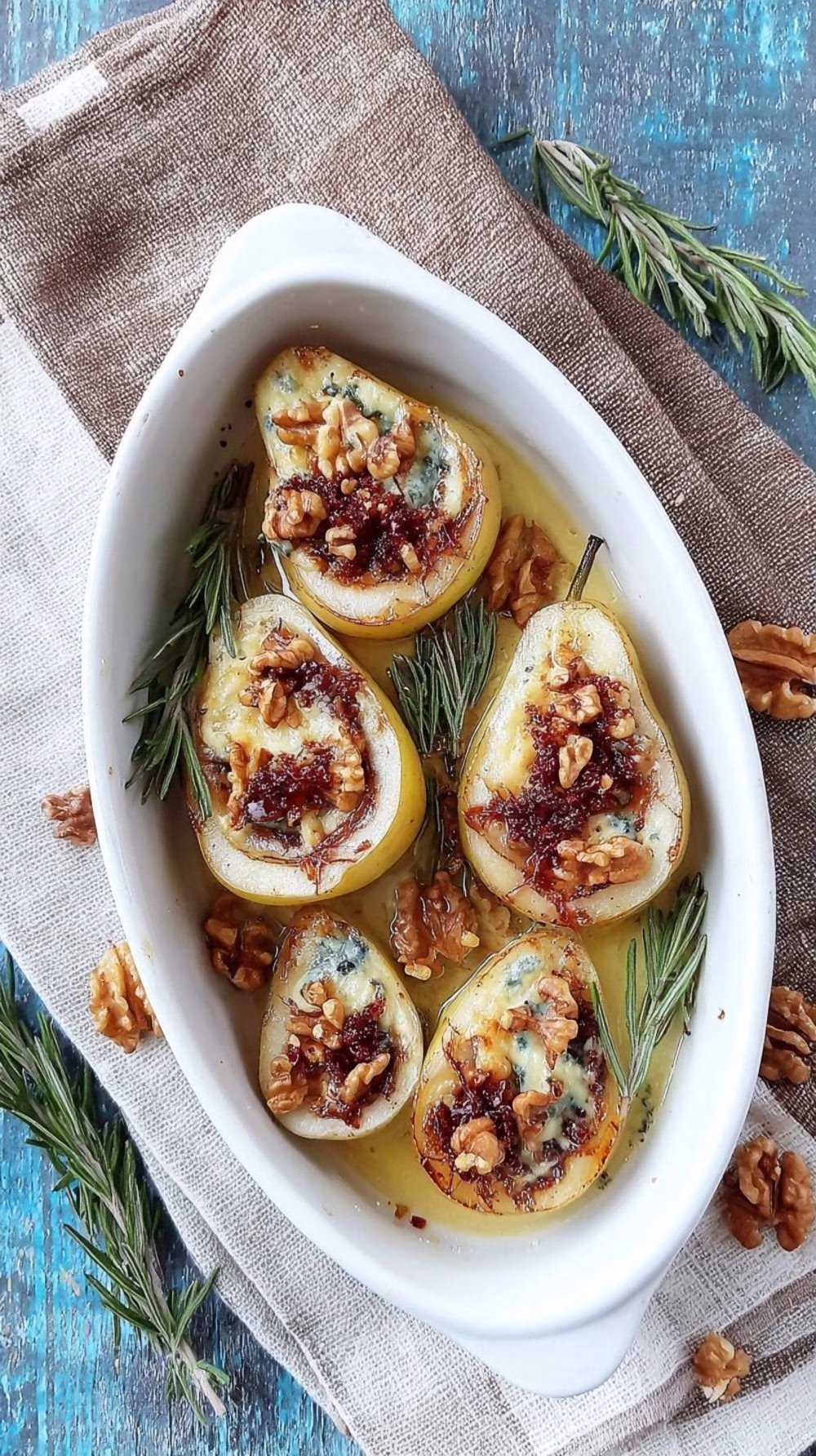 Poires au four au gorgonzola et noix fondantes l'entrée raffinée qui rivalise avec les classiques de brasserie