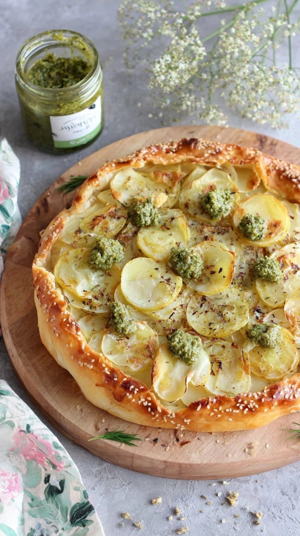 Tarte salée aux pommes de terre et pesto à la genovese croustillante et fondante l'apéritif parfait pour recevoir