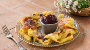 Kaiserschmarren la frittata sucrée tyrolienne fondante qu'on adore après une balade